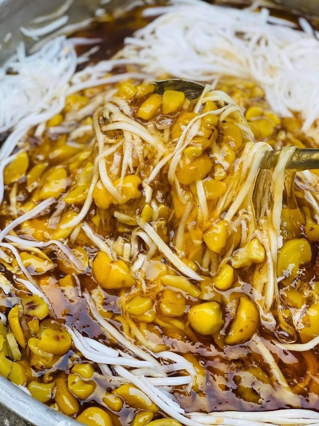 Master chè hạt dẻ in a hands-on cooking class